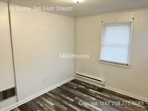 Building Photo - 375 S 2nd E St