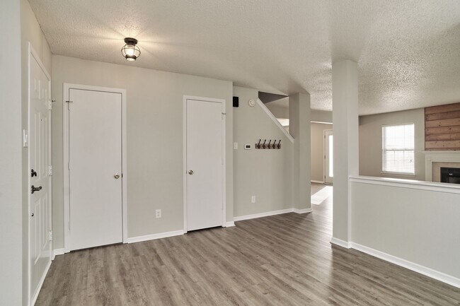 Building Photo - 3 BD/2.5 BA in Fishers!