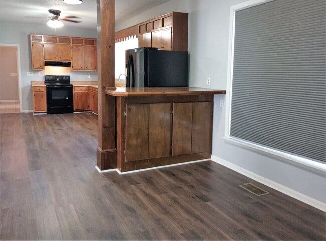 Building Photo - Enjoy a Peaceful "Country" Setting" in Hartselle