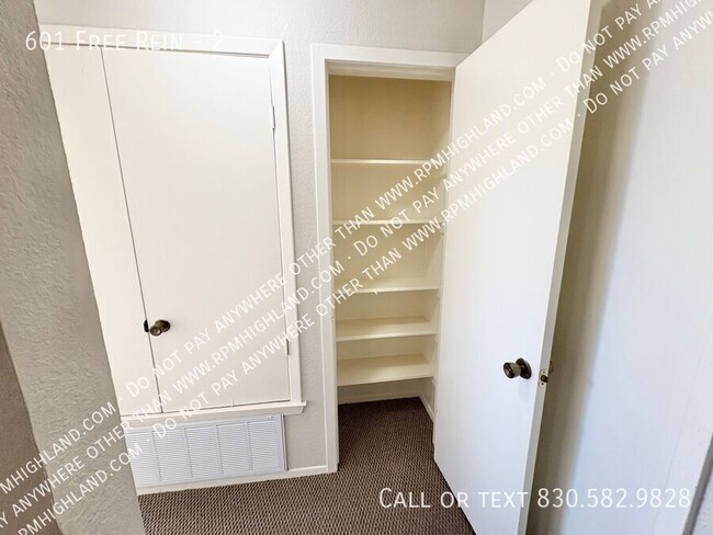 Building Photo - 601 Free Rein