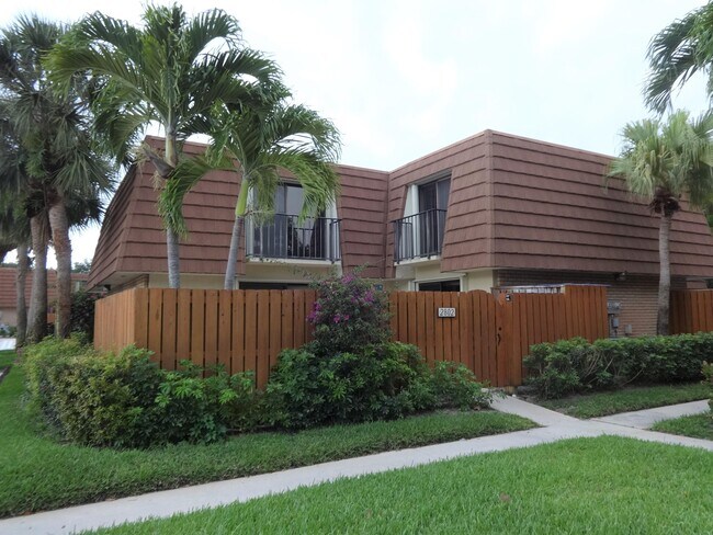 Primary Photo - 2802 28th Ct