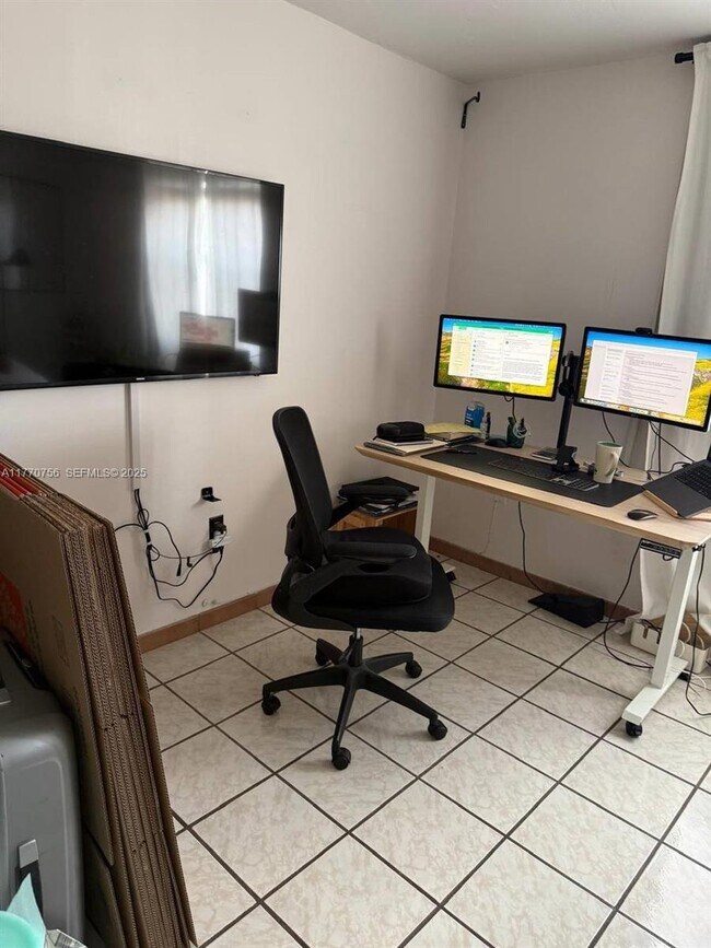 Building Photo - 1580 West Ave