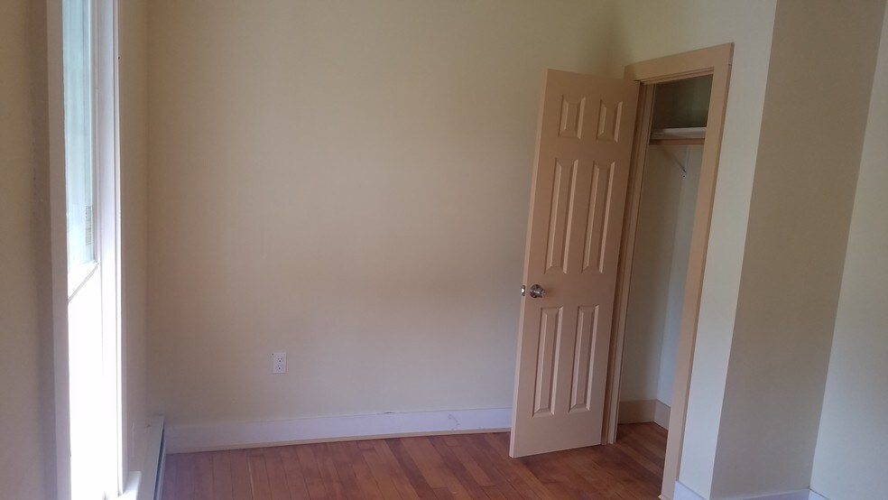 Building Photo - 404 Jackson St