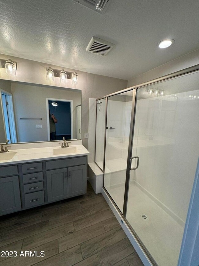 Building Photo - Newer townhome for rent in Tempe!