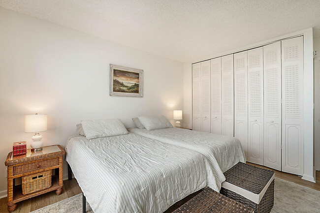 Building Photo - 2121 N Ocean Blvd