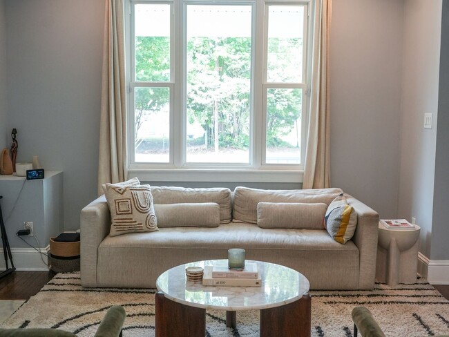 Building Photo - Renovated 3-Bedroom With Modern Amenities