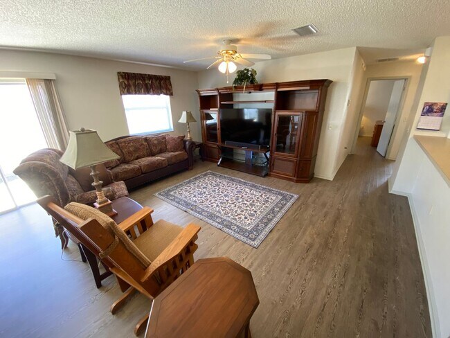 Building Photo - ANNUAL Lease – Turnkey 2+2 Patio Villa in the Desirable Village of Bonnybrook