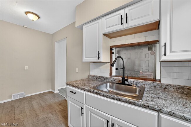 Building Photo - 17208 Lipton Ave