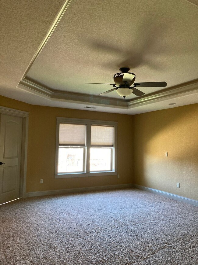 Building Photo - West Meadows Estate 2-Story Home in Salem