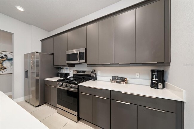 Building Photo - 7740 Sandy Ridge Dr