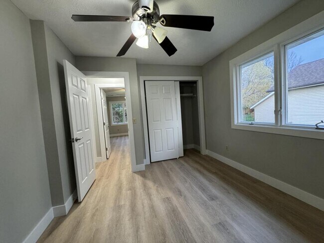 Building Photo - 1504 W Highpoint Cir