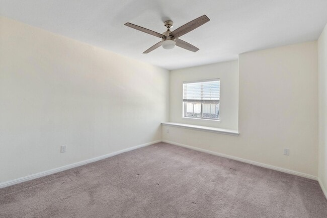 Building Photo - 405 Little Draw Ln