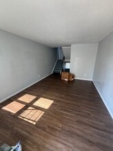 Building Photo - 8865 N Swan Rd