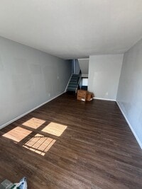 Building Photo - 8865 N Swan Rd