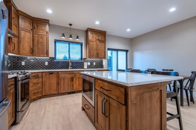 Building Photo - 444 Cowboy Trail