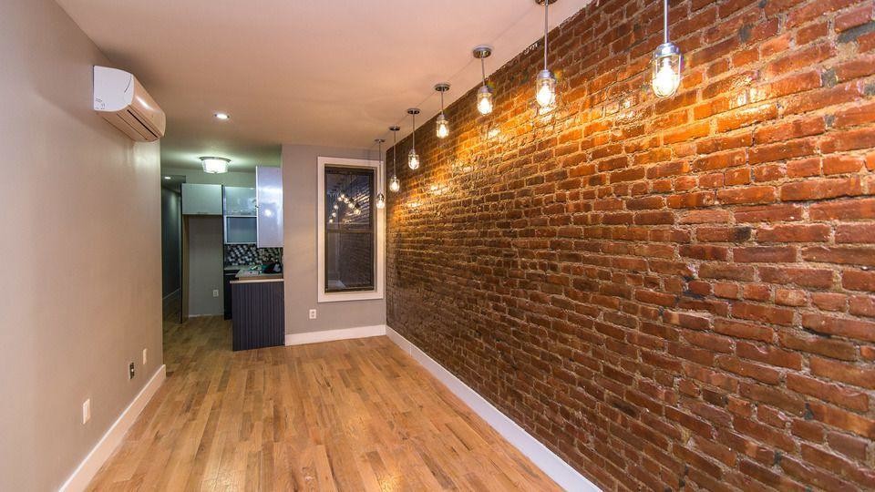 Building Photo - 1319 Halsey St
