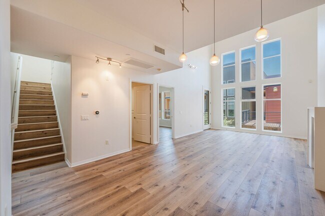 Building Photo - Glencoe Avenue (4050)