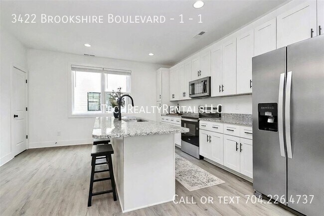 Building Photo - 3422 Brookshire Blvd