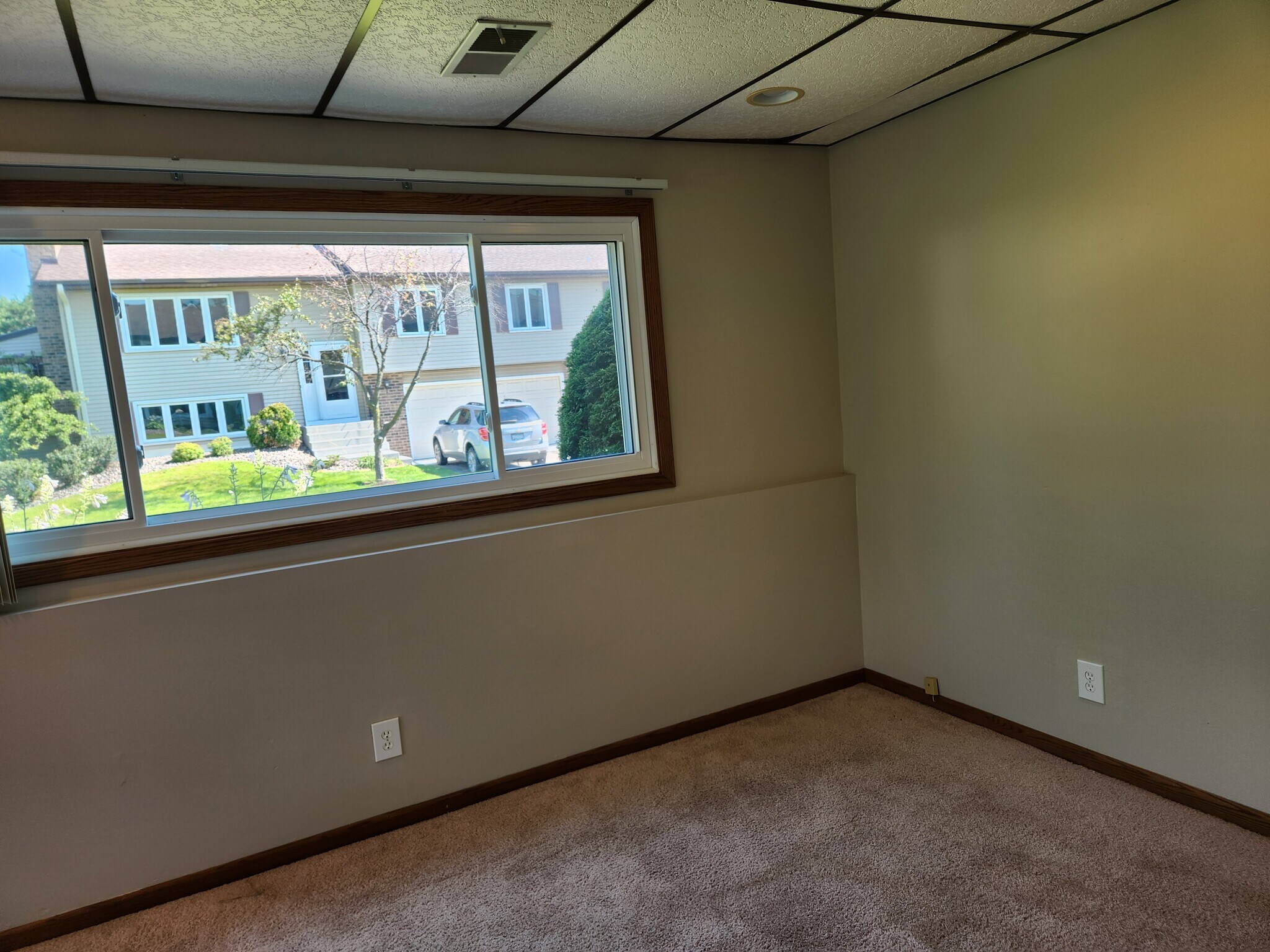 Building Photo - 10323 Balsam Ln
