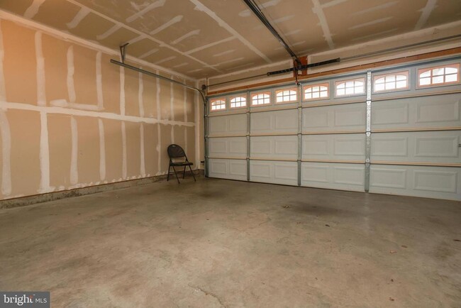 Building Photo - 7954 Blue Stream Dr