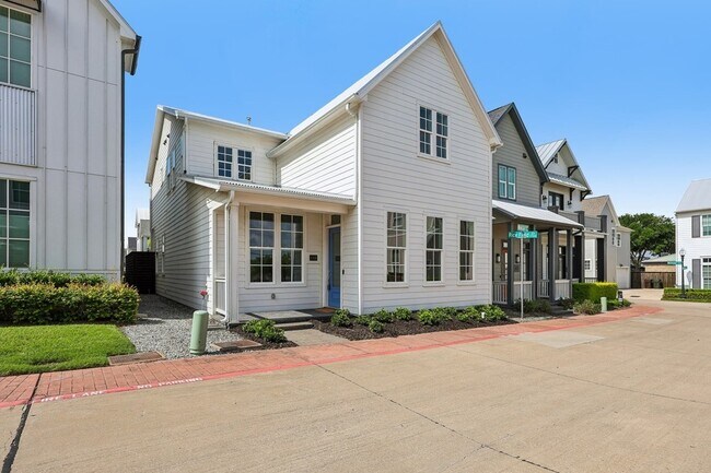 Building Photo - 708 Wooster Ln