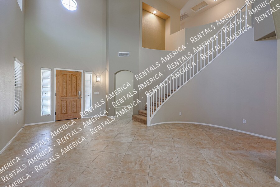 Building Photo - 16021 W Custer Ln