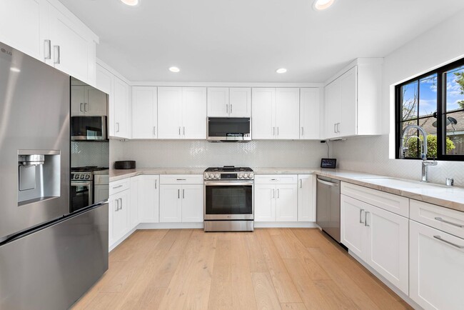 Building Photo - 219-221 Monte Vista