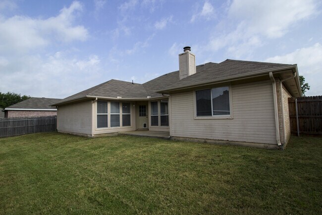 Building Photo - 5208 Whiting Way