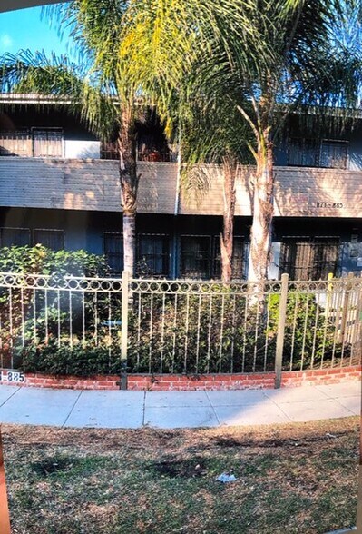 Building Photo - 875 N Hoover St