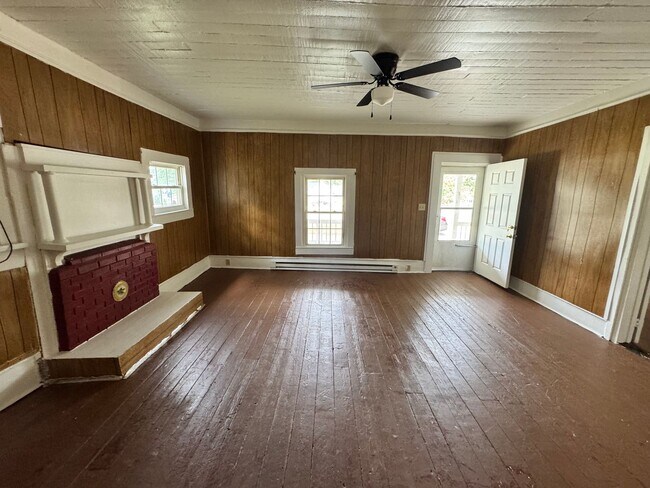 Building Photo - 2 or 3/1 in Grover, NC really located in E...