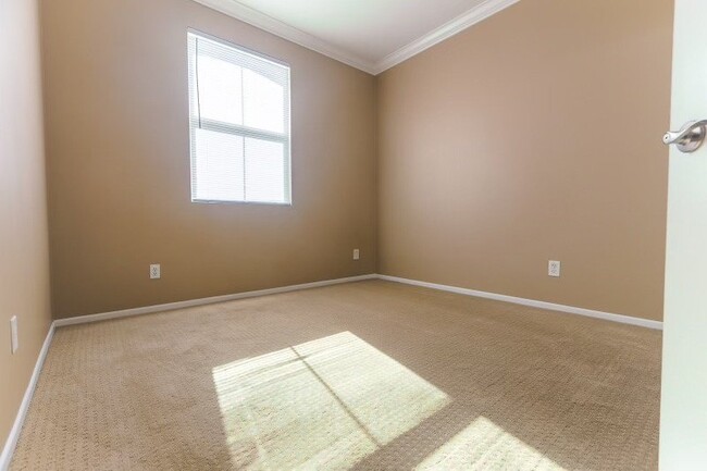 Building Photo - 6106 Rancho Brida