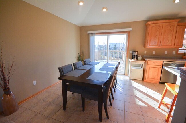 Building Photo - Incredible home in desirable Hart Farms location!