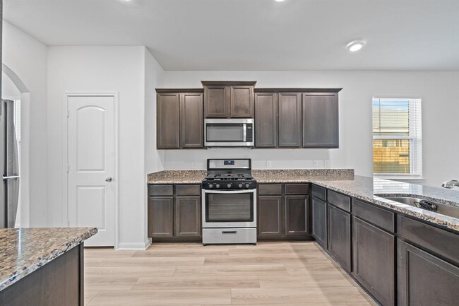 Building Photo - 569 Amberwood Pk Dr