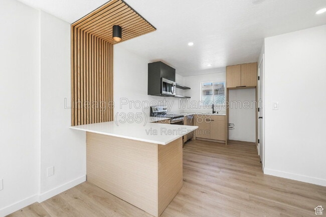 Building Photo - 288 Downington Ave S