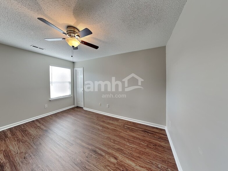 Building Photo - 4103 Hunters Trail Dr