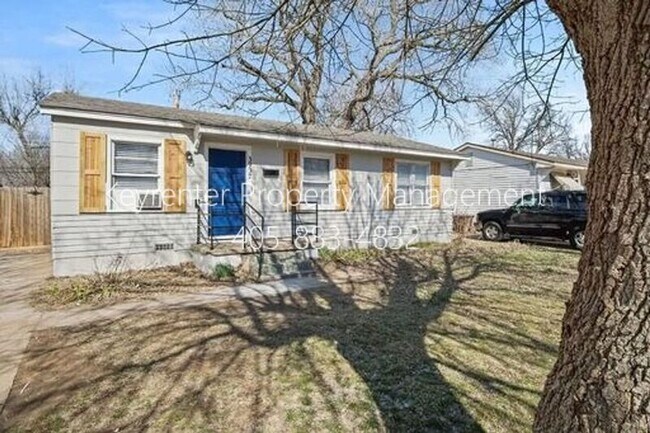 Building Photo - 3937 SW 27th Pl