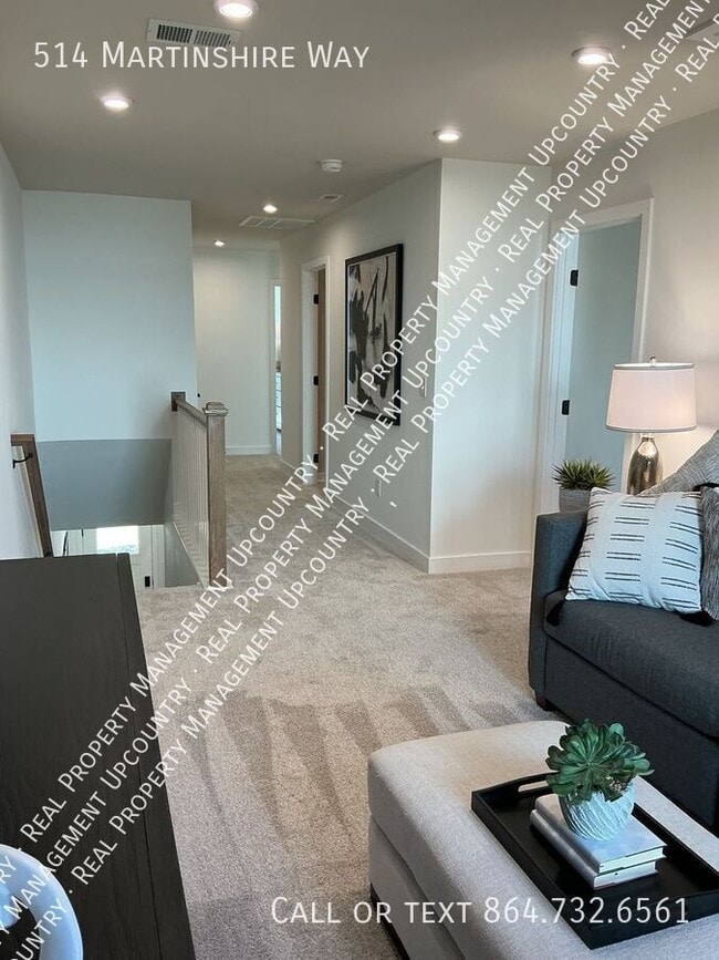 Building Photo - 514 Martinshire Way