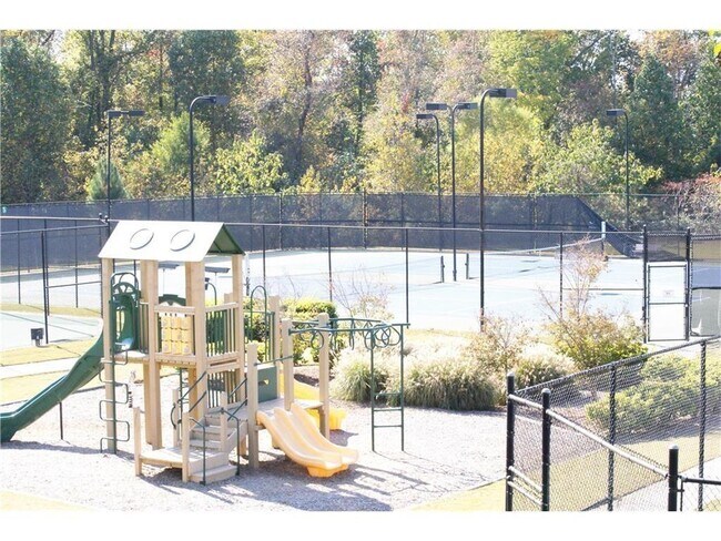 Building Photo - 5940 Weddington Dr