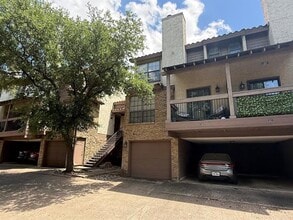 Building Photo - 336 Melrose Dr