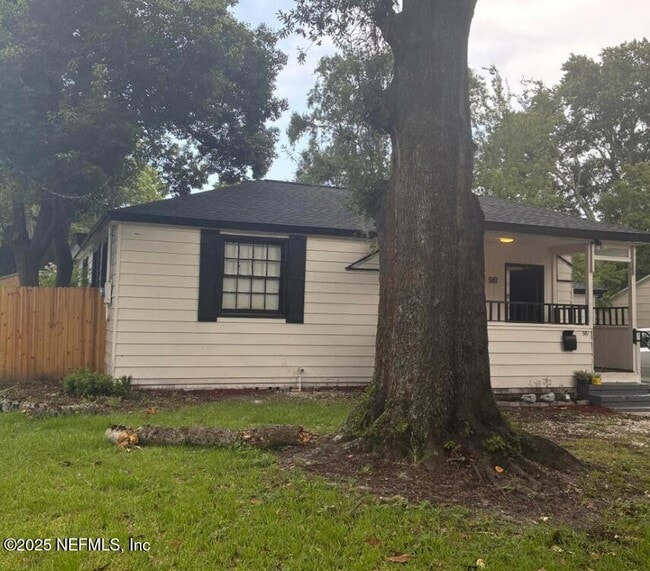 Primary Photo - 981 McTyre Ct