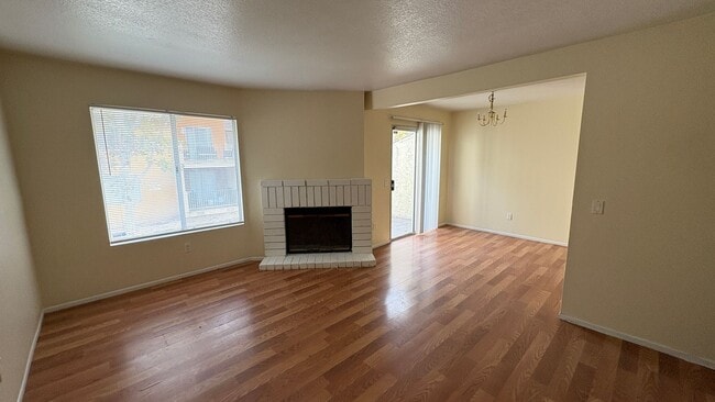 Building Photo - 1 Bedroom Apartment for Rent