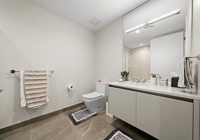 Building Photo - 366 W Superior St