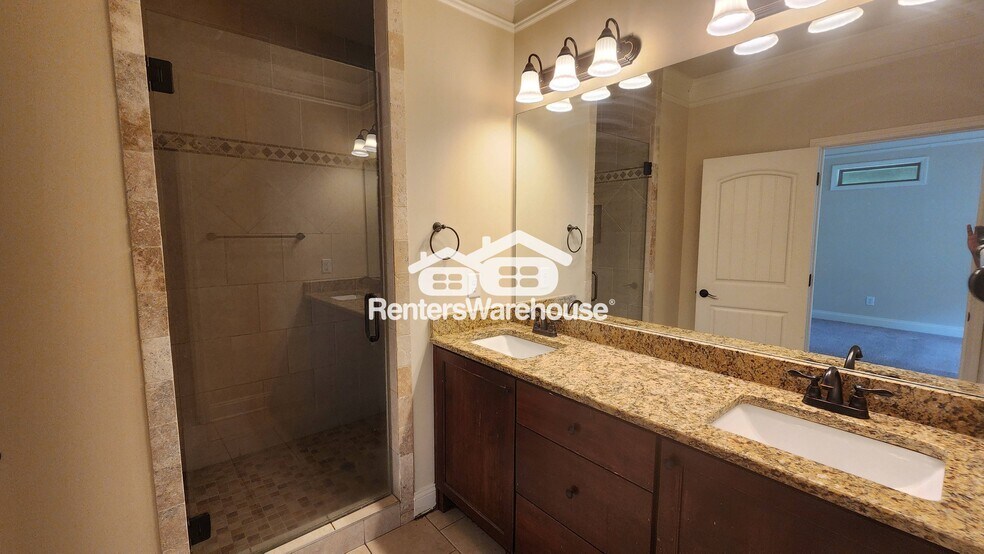 Building Photo - 152 Fair St