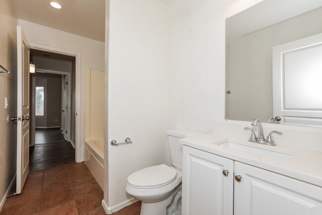 Building Photo - 39812 N Vincenza St