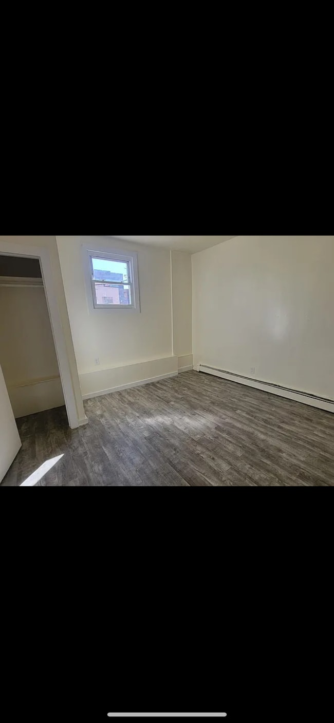 Building Photo - 1123 Grove St