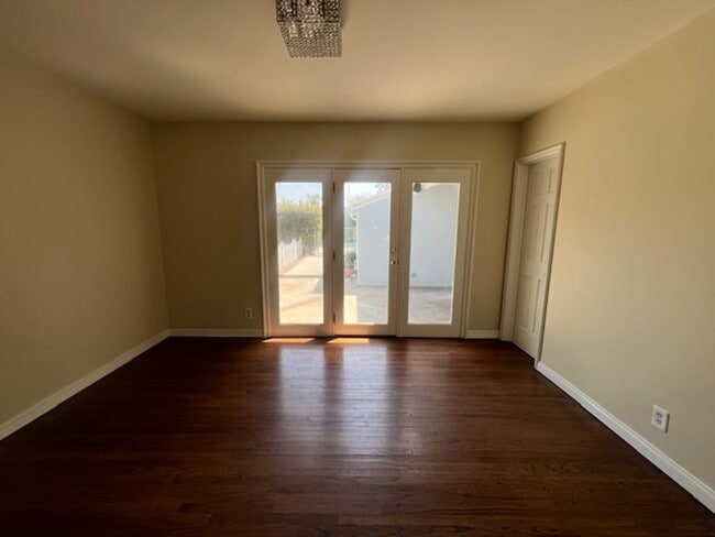 Building Photo - Charming 3 Bedroom 2 Bathroom Van Nuys Pool Home! Ready For Move-In!