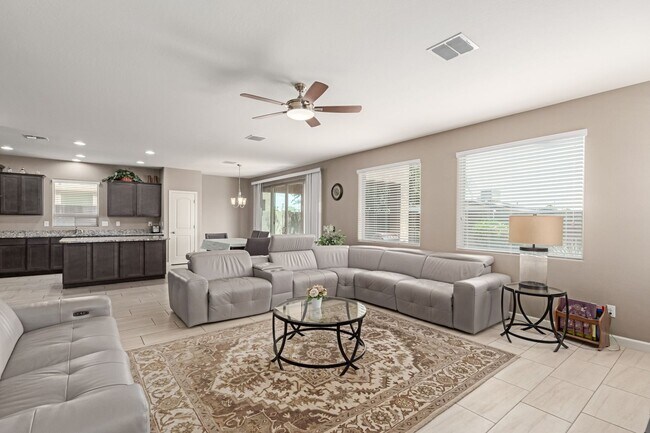 Building Photo - STUNNING 2 story home in Mesa! Plenty of s...