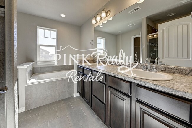 Building Photo - 10832 Yuba Dr