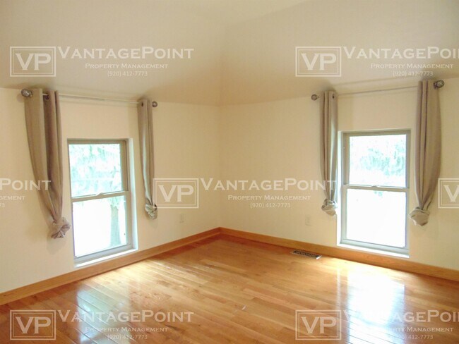 Building Photo - 1429 Dousman St