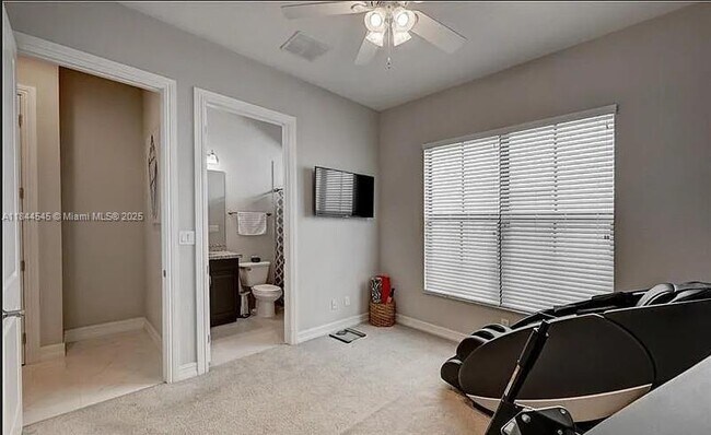 Building Photo - 8855 Watercrest Cir W